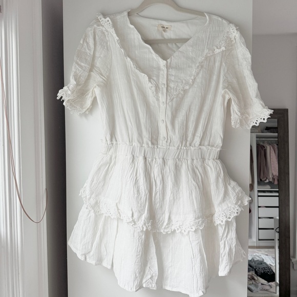 JUST ME ROMANTIC COTTAGE WHITE RUFFLE TIERED LOVESHACK MINI DRESS - Picture 5 of 9